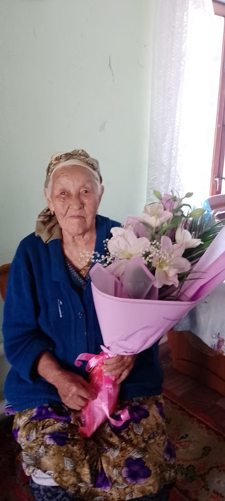 Сегодня поздравляем с юбилеем (85  лет) жительницу с. Бородаевка.